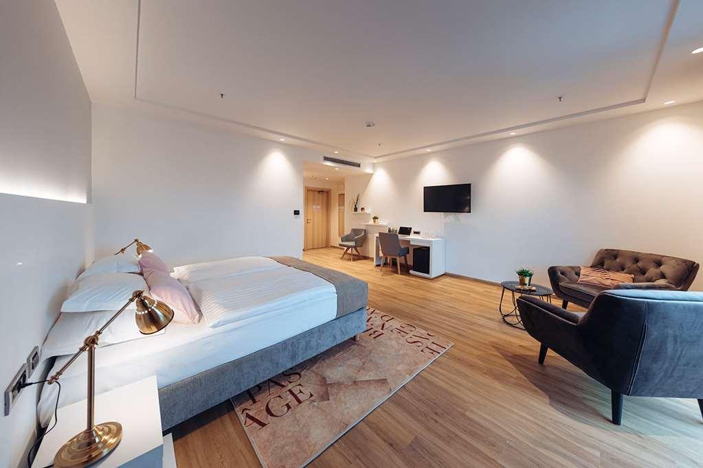 Antunovic Hotel East セスヴェテ 設備 写真