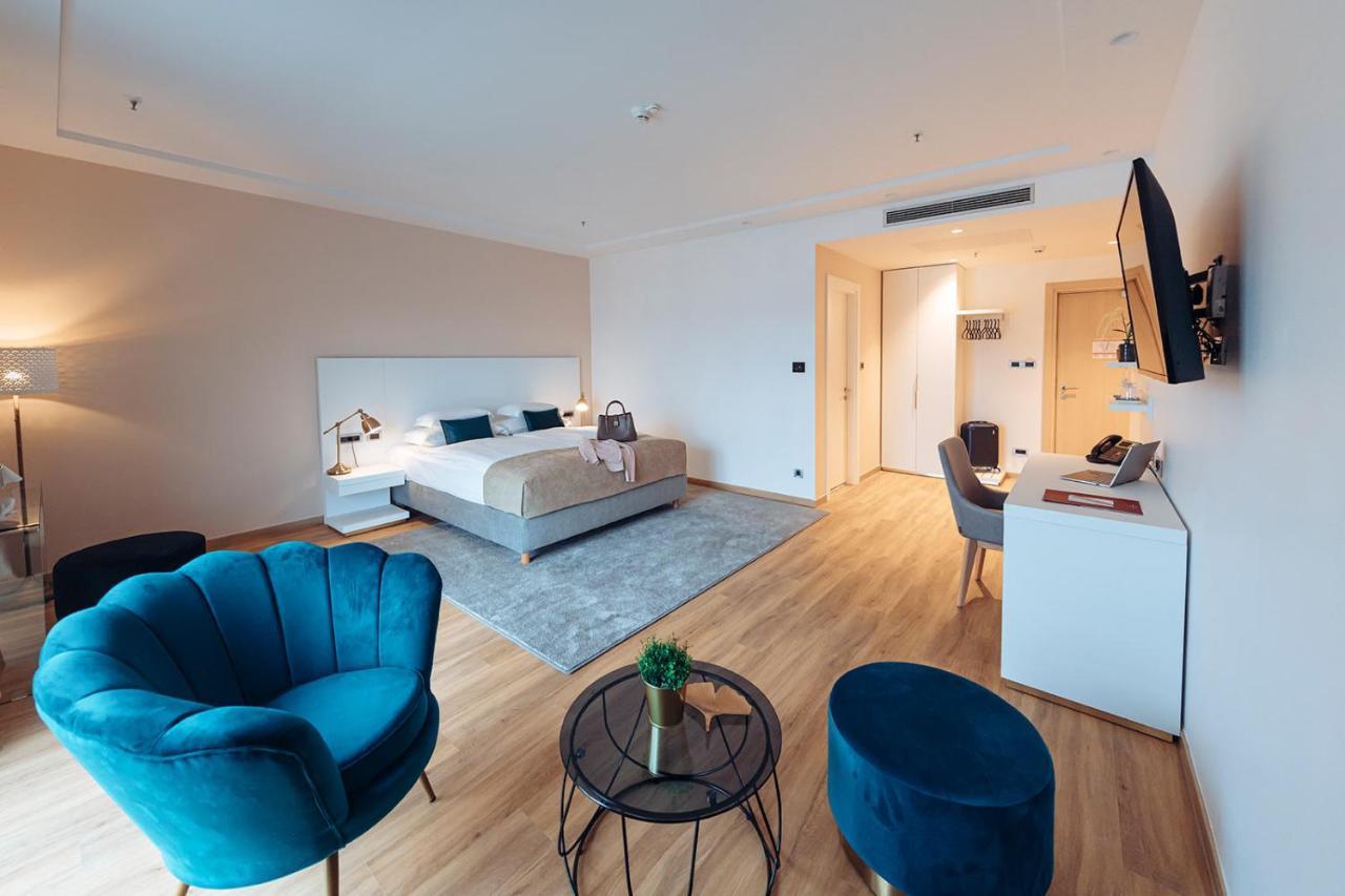 Antunovic Hotel East セスヴェテ エクステリア 写真