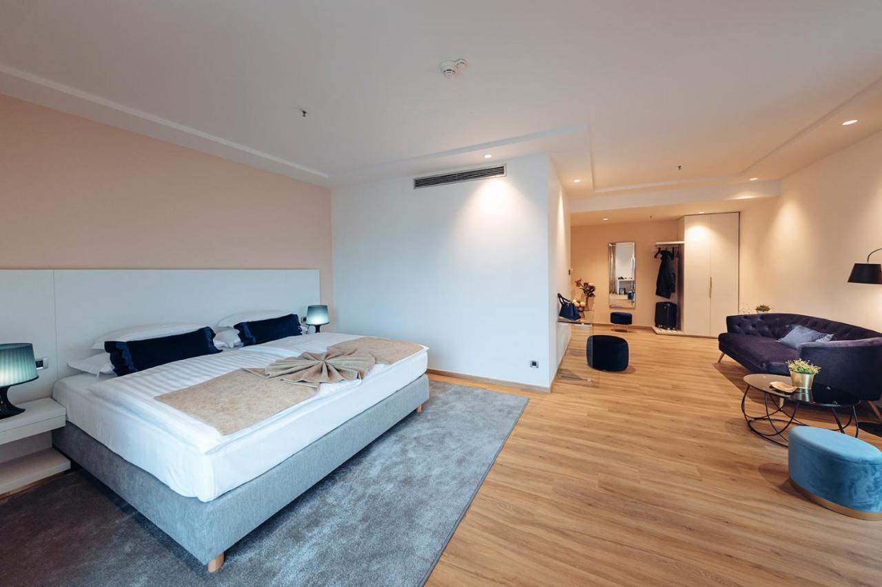 Antunovic Hotel East セスヴェテ エクステリア 写真