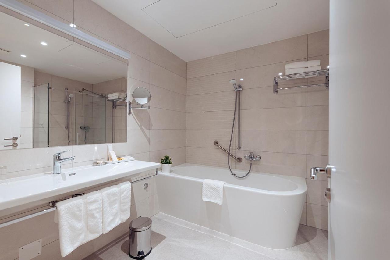 Antunovic Hotel East セスヴェテ エクステリア 写真