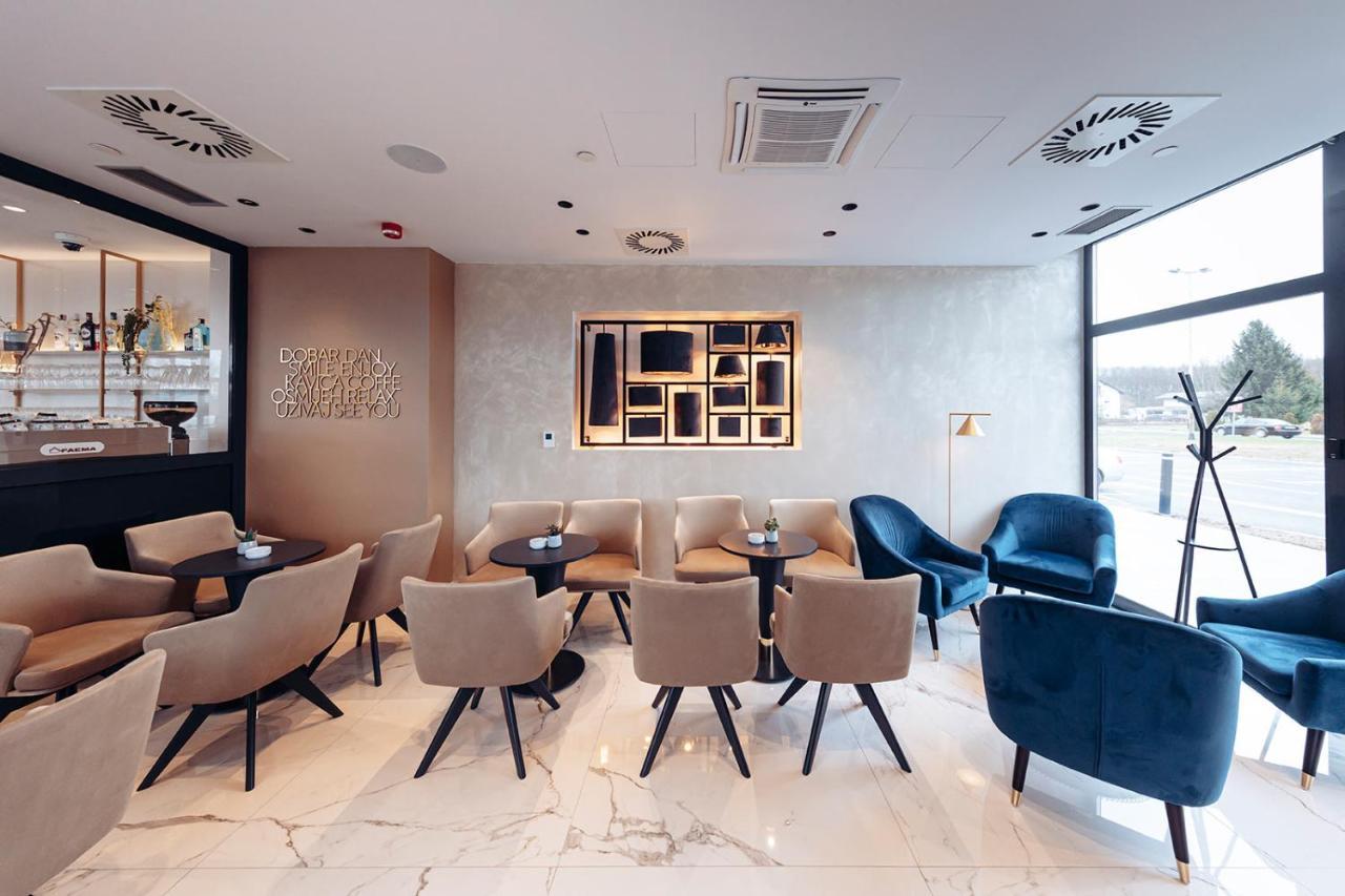 Antunovic Hotel East セスヴェテ エクステリア 写真